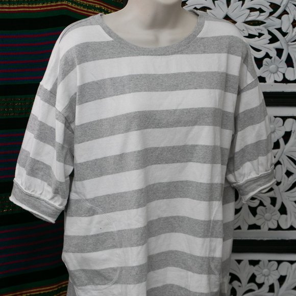 Grey and white stripped Top - Picture 2 of 9